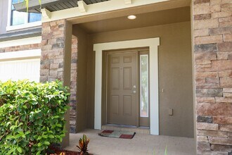 1208 Oakcrest Dr in Brandon, FL - Building Photo - Building Photo