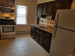 50 Mountain View Ave in Pearl River, NY - Building Photo - Building Photo