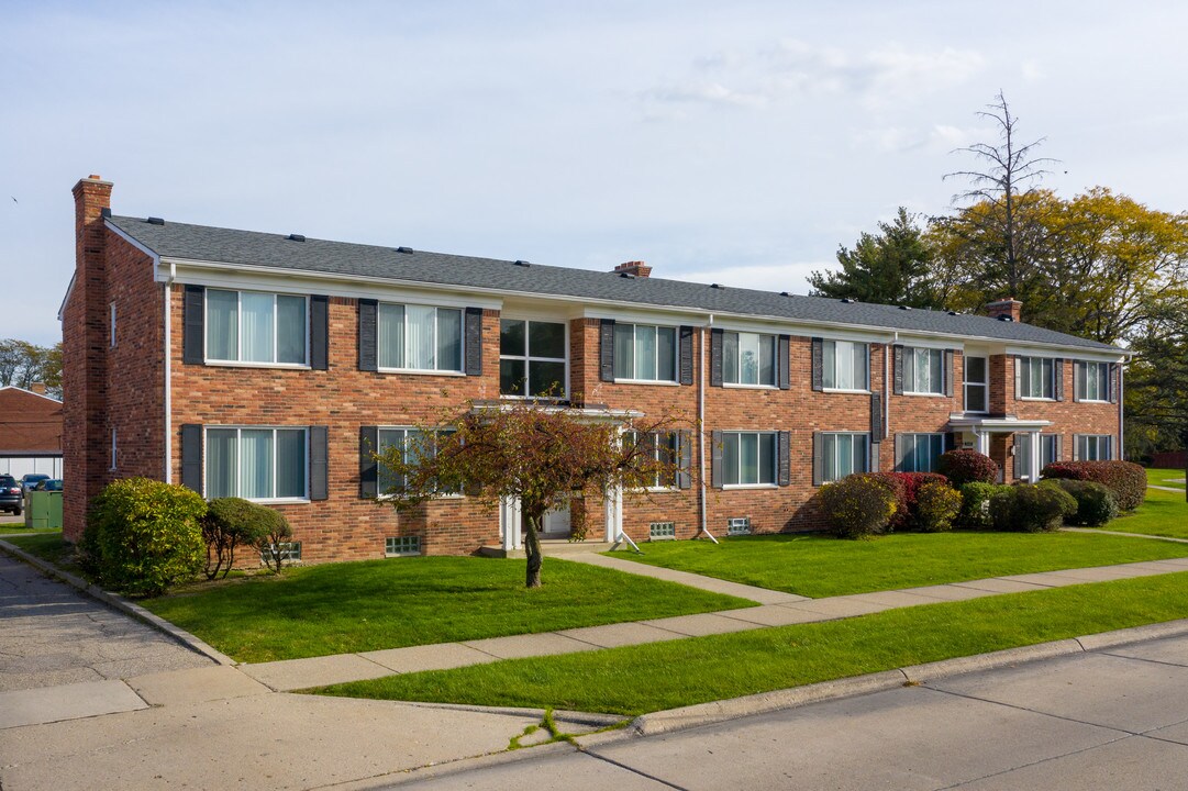 The Haven at Grosse Pointe in Harper Woods, MI - Building Photo