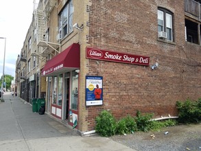 558 Main St in Poughkeepsie, NY - Building Photo - Building Photo