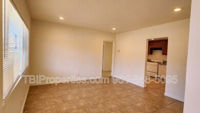 6051 Vista De Oro in Riverside, CA - Building Photo - Building Photo