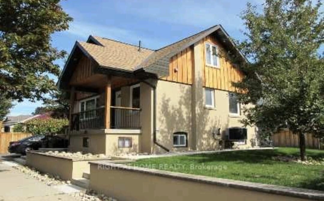 221 Aldercrest Rd in Toronto, ON - Building Photo