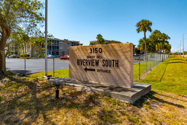 Riverview Condominiums in Melbourne, FL - Foto de edificio - Building Photo