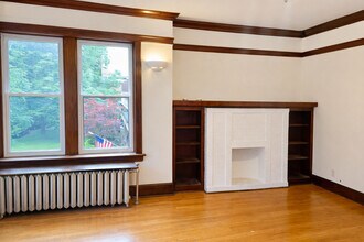 2302 W Sunnyside Ave in Chicago, IL - Building Photo - Building Photo