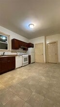 38 Yonkers Ave in Yonkers, NY - Building Photo - Building Photo