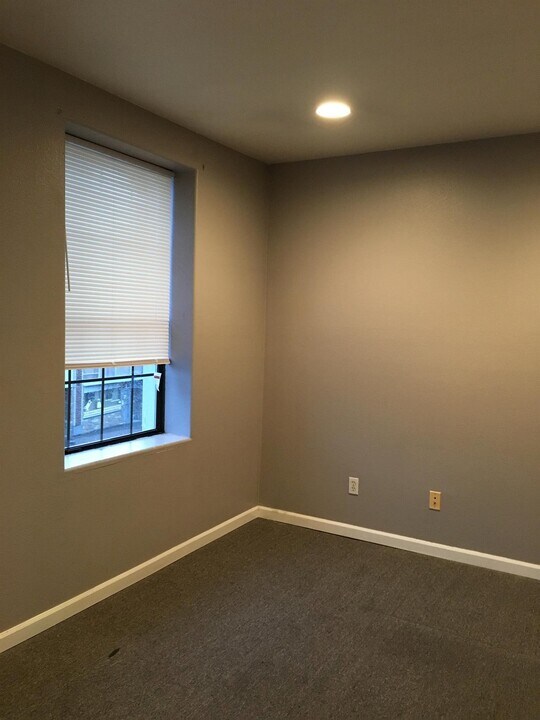 1249 Commerce Ave in Longview, WA - Building Photo