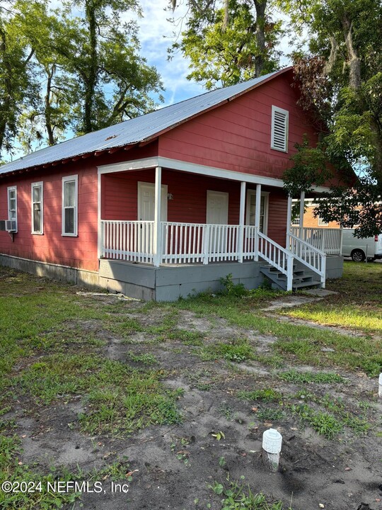 226 S Thompson St in Starke, FL - Building Photo