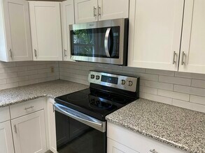 1005 Goshen Rd in Tarpon Springs, FL - Building Photo - Building Photo