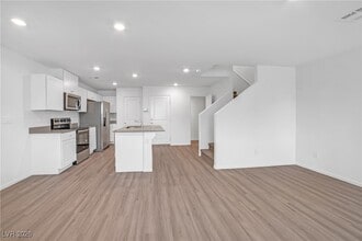 3764 Sonrisa Vis Ave in Henderson, NV - Building Photo - Building Photo