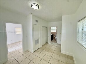 1345 NW 55th St in Miami, FL - Building Photo - Building Photo