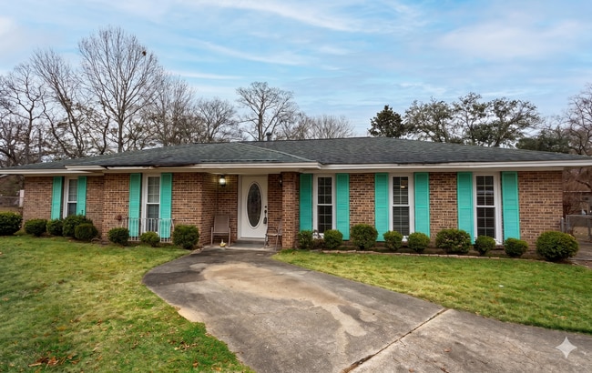 property at 4748 Rainbow Curve