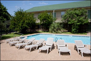 Village Square Apartments in Waco, TX - Foto de edificio - Building Photo