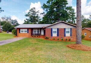 1115 Eisenhower Dr in Augusta, GA - Building Photo