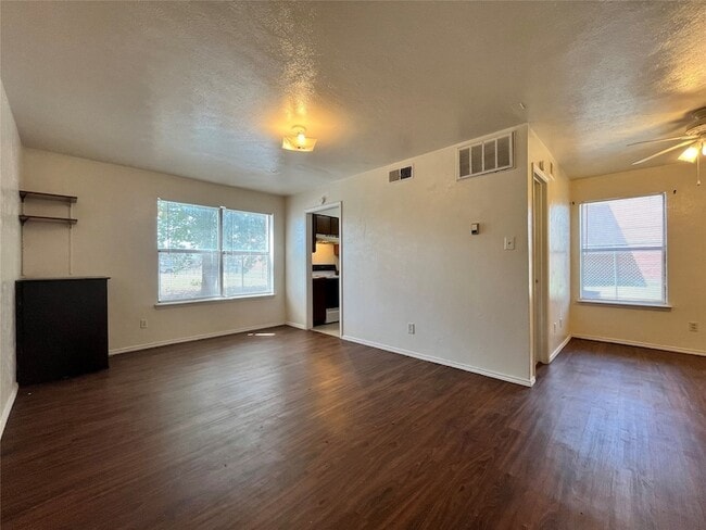 property at 2526 W Prairie St