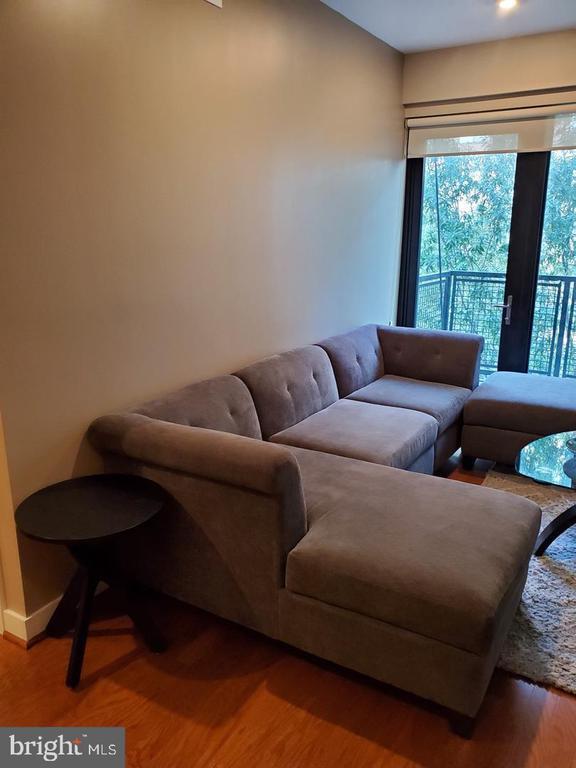 property at 1320 Fenwick Ln