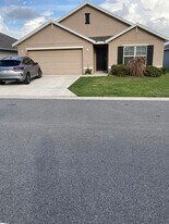 8626 Triumph Cir in Wildwood, FL - Building Photo