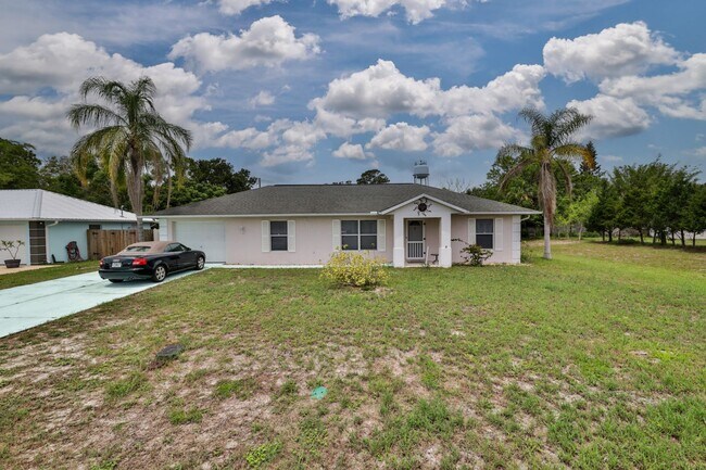 2104 India Palm Dr in Edgewater, FL - Building Photo - Building Photo