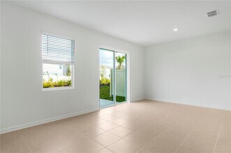 2743 Skyline Lp in Kissimmee, FL - Building Photo - Building Photo