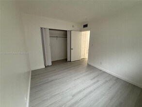 16851 NE 18th Ave in North Miami Beach, FL - Building Photo - Building Photo
