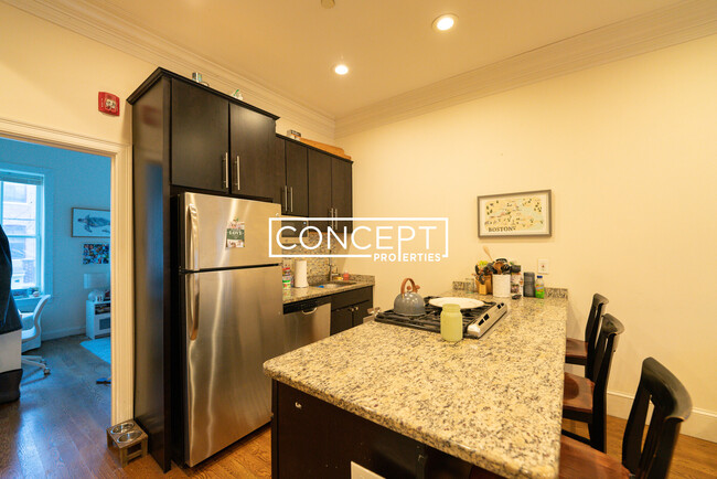 5 Wigglesworth St, Unit 1 in Boston, MA - Building Photo - Building Photo