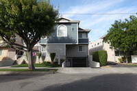 Bryant Oaks in Canoga Park, CA - Building Photo - Building Photo