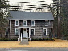327 Mantoloking Rd in Brick, NJ - Building Photo