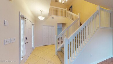 281 Village Green Ave in Jacksonville, FL - Foto de edificio - Building Photo