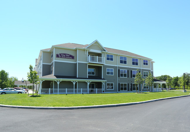 King Thiel Senior Community in Latham, NY - Foto de edificio - Building Photo