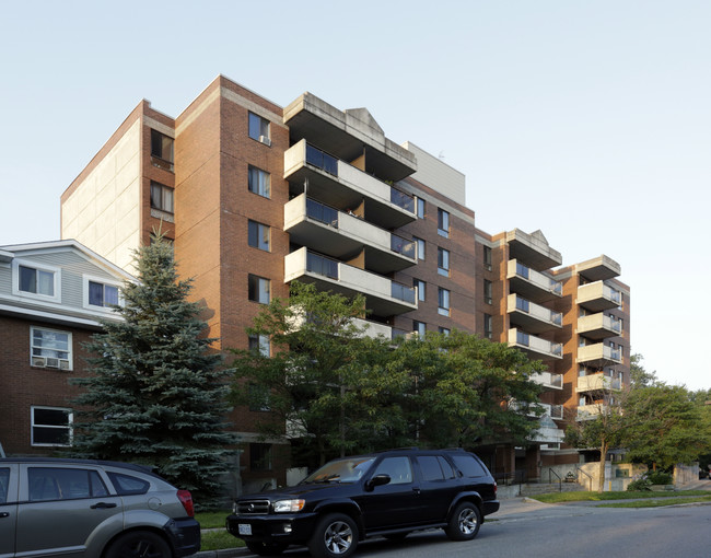 Cliff House in Ottawa, ON - Building Photo - Building Photo