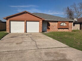 7218 Oriole St in Texas City, TX - Building Photo