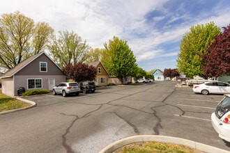 1913 N Chestnut St in Ellensburg, WA - Foto de edificio - Building Photo
