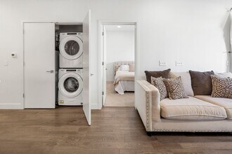 1898 S Bannock St-Unit -Unit 103 in Denver, CO - Building Photo - Building Photo