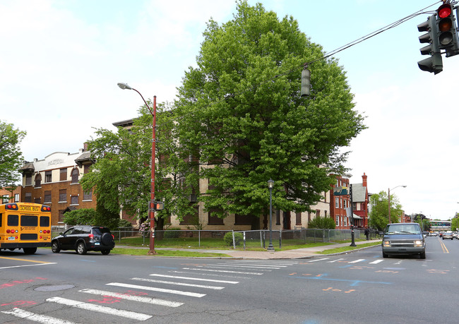 224-226 Washington St in Hartford, CT - Foto de edificio - Building Photo