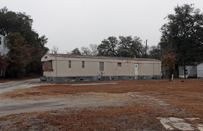 5536 Attaway St in Charleston, SC - Foto de edificio - Building Photo
