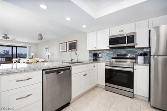 16200 Bay Pointe Blvd, Unit A206 in North Fort Myers, FL - Foto de edificio - Building Photo