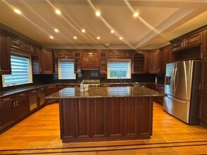29-22 214th Pl in Queens, NY - Building Photo - Building Photo