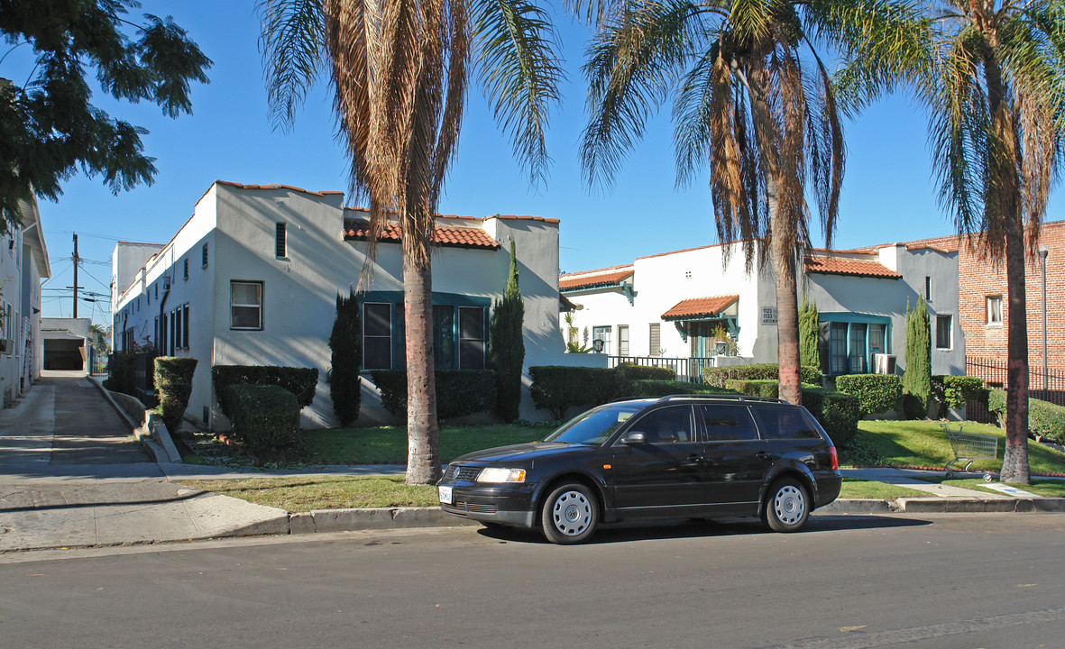 Maxine Manor in Los Angeles, CA - Building Photo