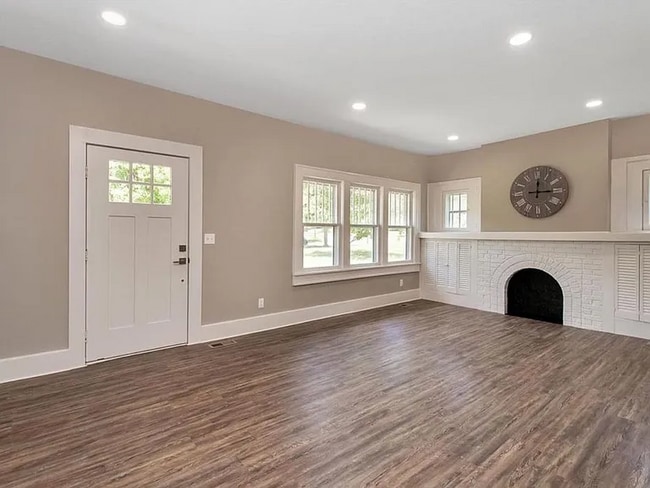 3437 Country Club Pl in Wichita, KS - Building Photo - Building Photo