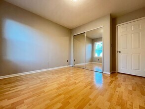 2425 Loran Ct in Virginia Beach, VA - Foto de edificio - Building Photo