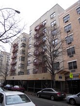 110 Bennett Avenue in New York, NY - Foto de edificio - Building Photo