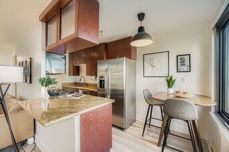 1105 Spring St, Unit 1206 in Seattle, WA - Building Photo - Building Photo