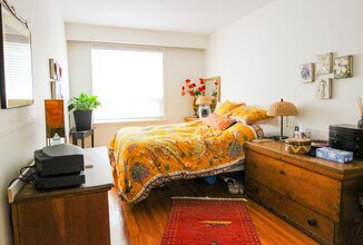 11 Love Cres in Toronto, ON - Building Photo - Building Photo