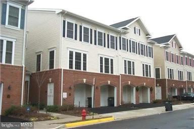 7114 Mason Grove Ct in Alexandria, VA - Building Photo