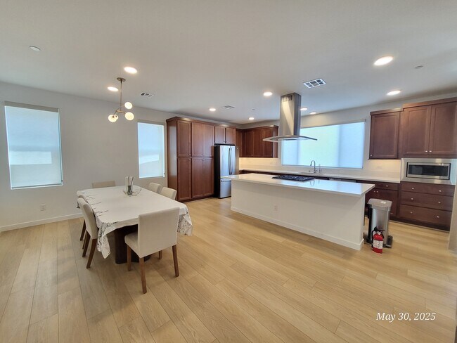 12143 Glentana Vw St in Las Vegas, NV - Building Photo - Building Photo