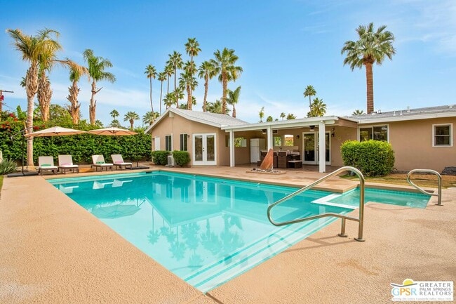 748 E Mesquite Ave in Palm Springs, CA - Foto de edificio - Building Photo