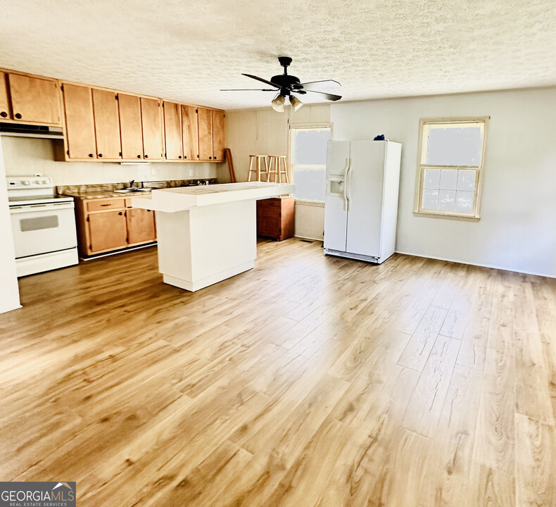 111 Tyler St in Barnesville, GA - Building Photo