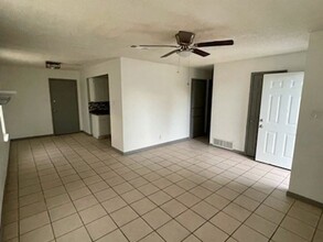 2630 Waco St, Unit B106 in San Angelo, TX - Building Photo - Building Photo