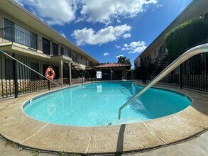 421 S Mollison Ave in El Cajon, CA - Building Photo - Building Photo