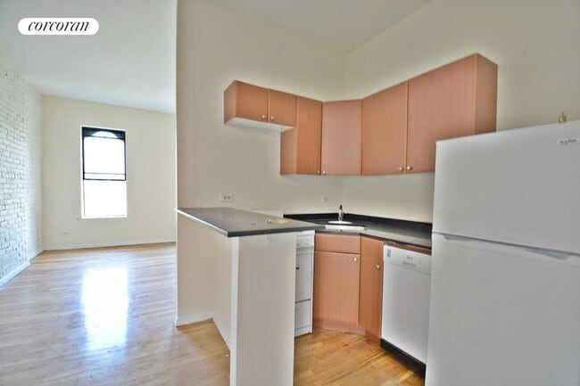1268 Amsterdam Ave in New York, NY - Building Photo - Building Photo