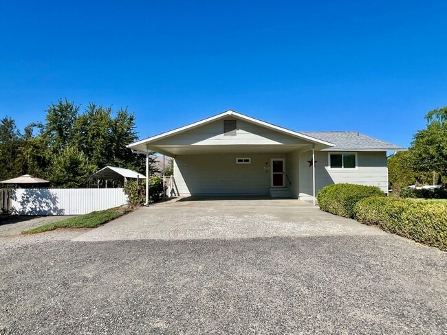 216 Ridgemont Dr